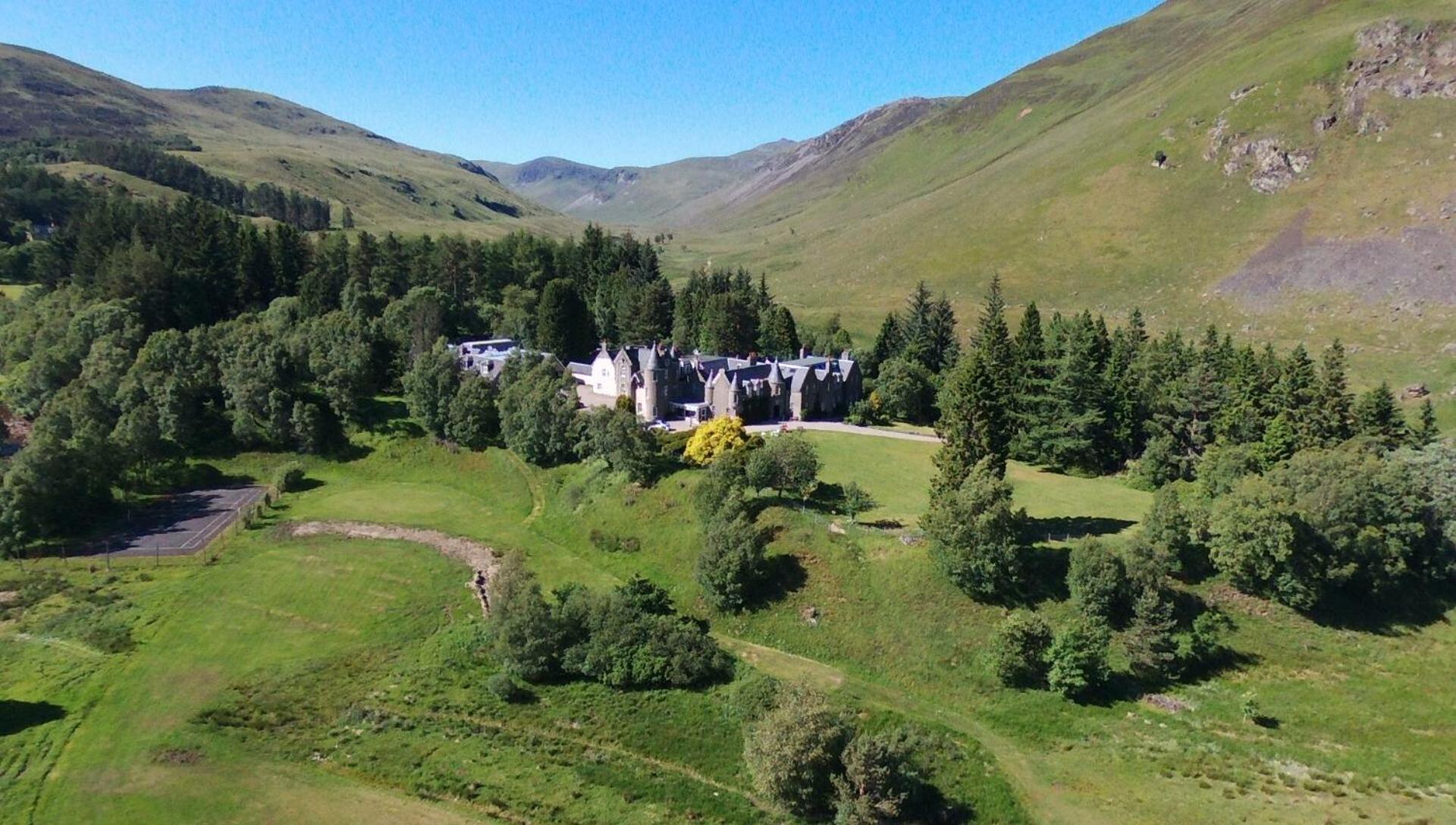 Dalmunzie Castle Hotel Spittal of Glenshee Exterior foto